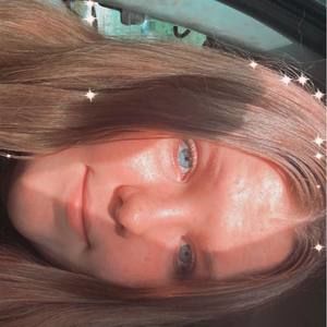 Meet your Posher, Eva